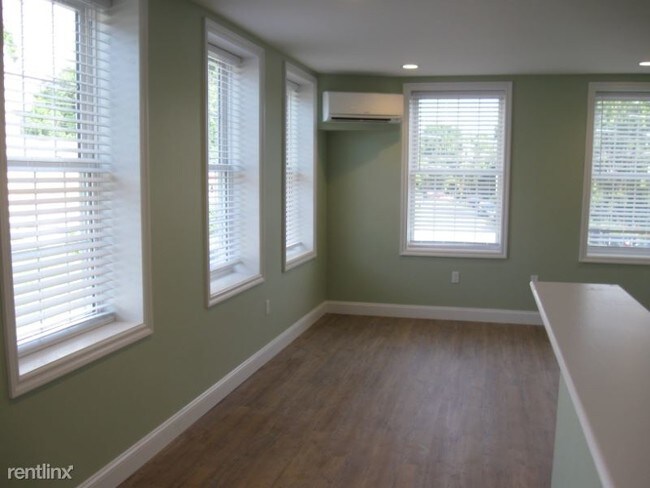 Building Photo - 1 br, 1 bath Apartment - 2 South Grove Street