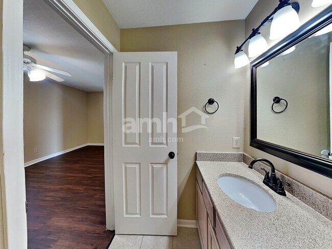 Building Photo - 12654 Walney Ct