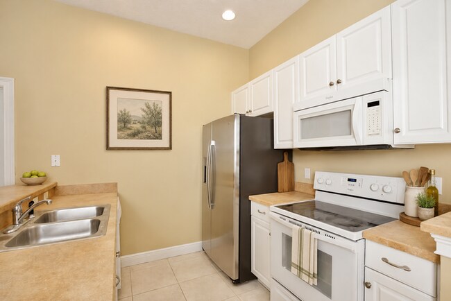Building Photo - Charming 1/1 Spacious Condo Located in the Desirable Baldwin Park - Orlando!