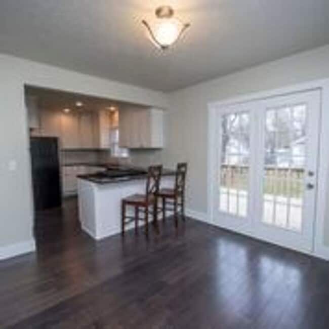 Building Photo - Available June 15!