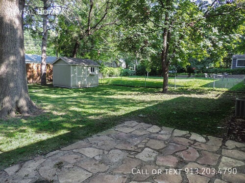 Building Photo - 6325 Santa Fe Dr
