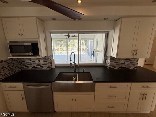 Building Photo - 5354 Coral Ave