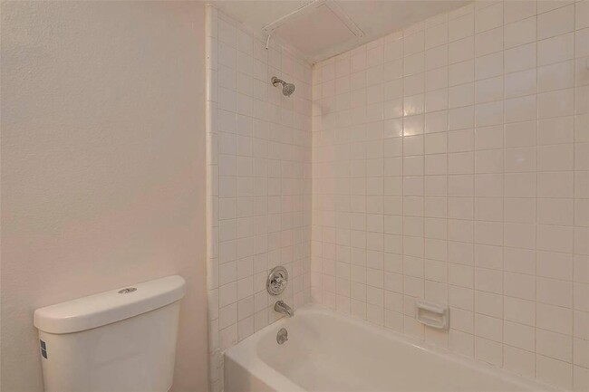 Building Photo - 2100 Wilcrest Dr