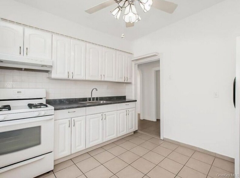 Building Photo - 4312 Carpenter Ave