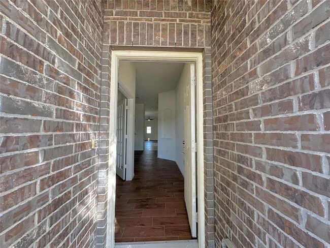 Building Photo - 23702 N Newport Bend