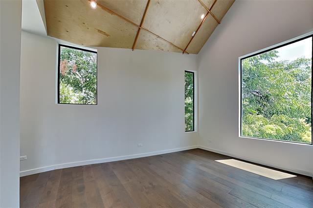 Building Photo - 906 Blackland Ct