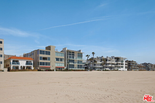 Building Photo - 3412 Ocean Front Walk