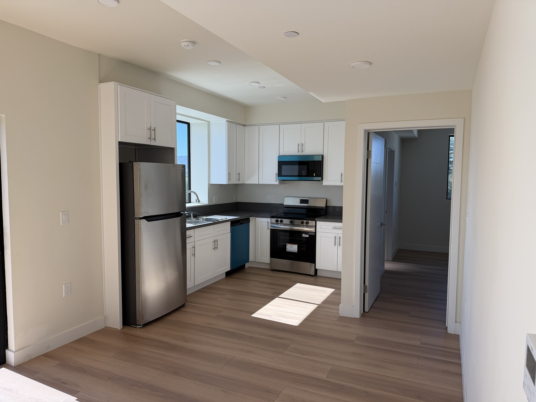 Building Photo - 14535 Weddington St