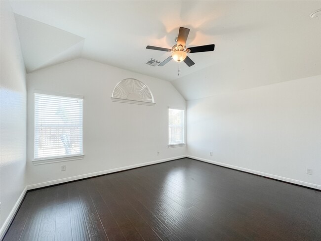 Building Photo - 18126 Golden Falls Ln