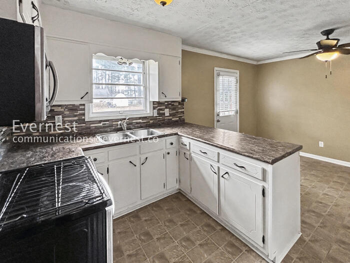 Building Photo - 2131 Oland Cir