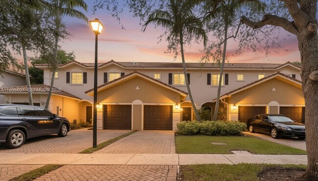 Building Photo - 8844 S Isles Cir