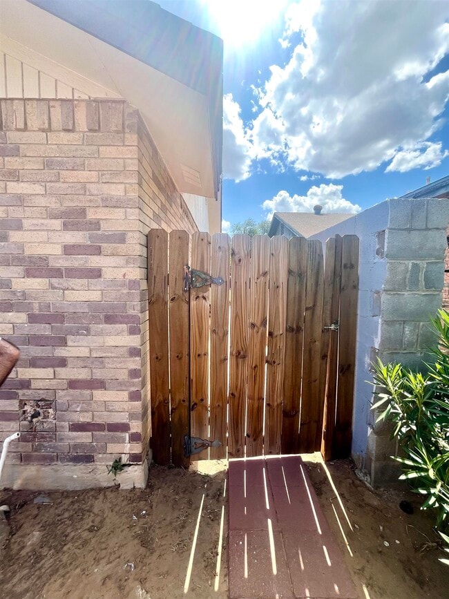 Building Photo - 306 La Herradura Ct