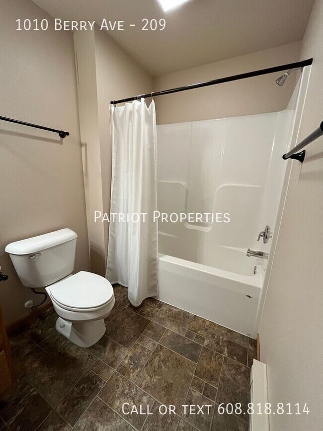 Building Photo - 1010 Berry Ave