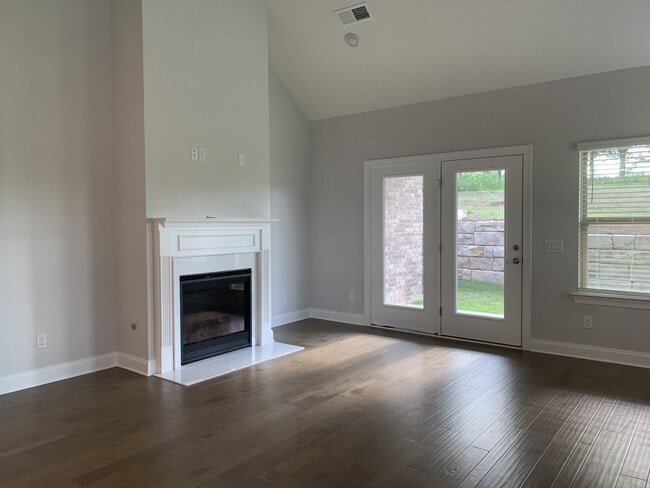 Building Photo - Coming Soon! Available 8/10/26 Stunning 4 bed, 2.5 bath residence in the highly sought-after Foxl...