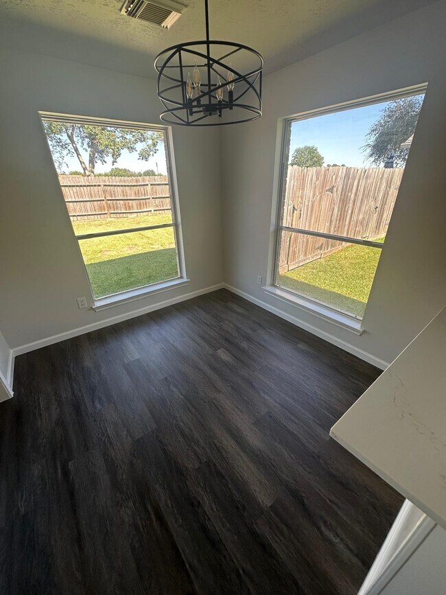 Building Photo - 4938 Glenpark Dr