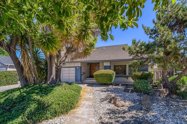 Building Photo - 35216 Wycombe Pl