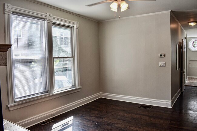 Building Photo - 1008 Garnett Pl