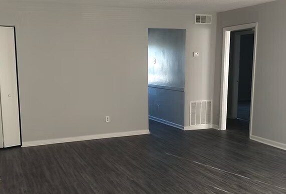 Building Photo - Water Oak Village