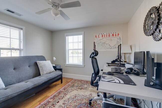 Building Photo - Charming 2 Bedroom 2 Bath Home In The Heart Of Downtown Mebane With Massive Fenced In Yard!!