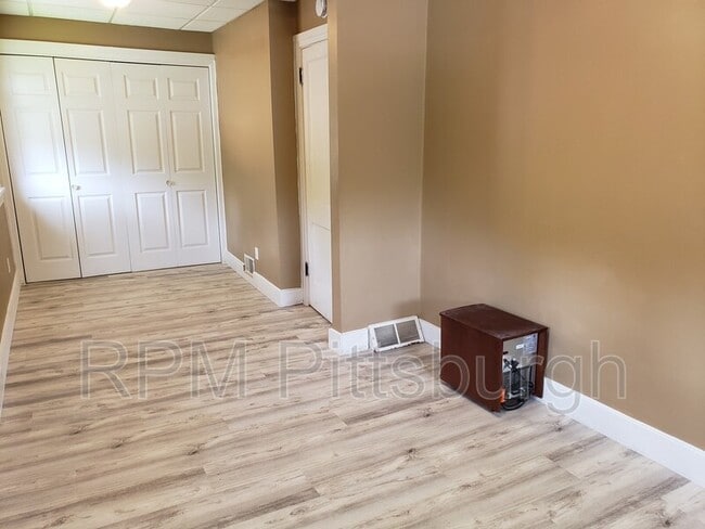 Building Photo - 1529 Lime Hollow Rd