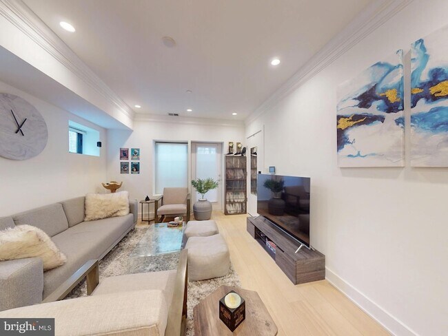 Building Photo - 2642 39th St NW