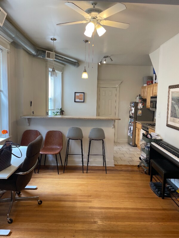 Building Photo - 412 Monroe St