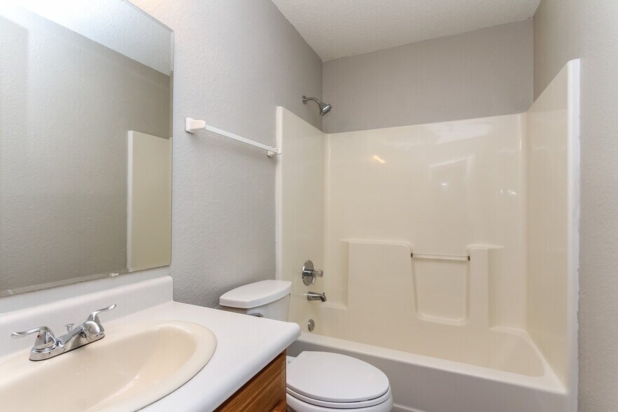 Building Photo - 4052 Caddy Way
