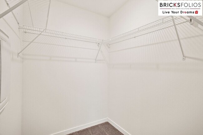 Building Photo - Discover Your Dream Home Near JBLM – No Worries About Vouchers or Deposits!