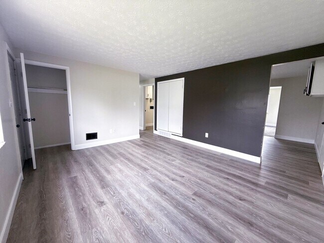 Building Photo - Beautifully Renovated 3BR Home in Blacklick Estates w/ Bonus Room, Huge Backyard & Garage