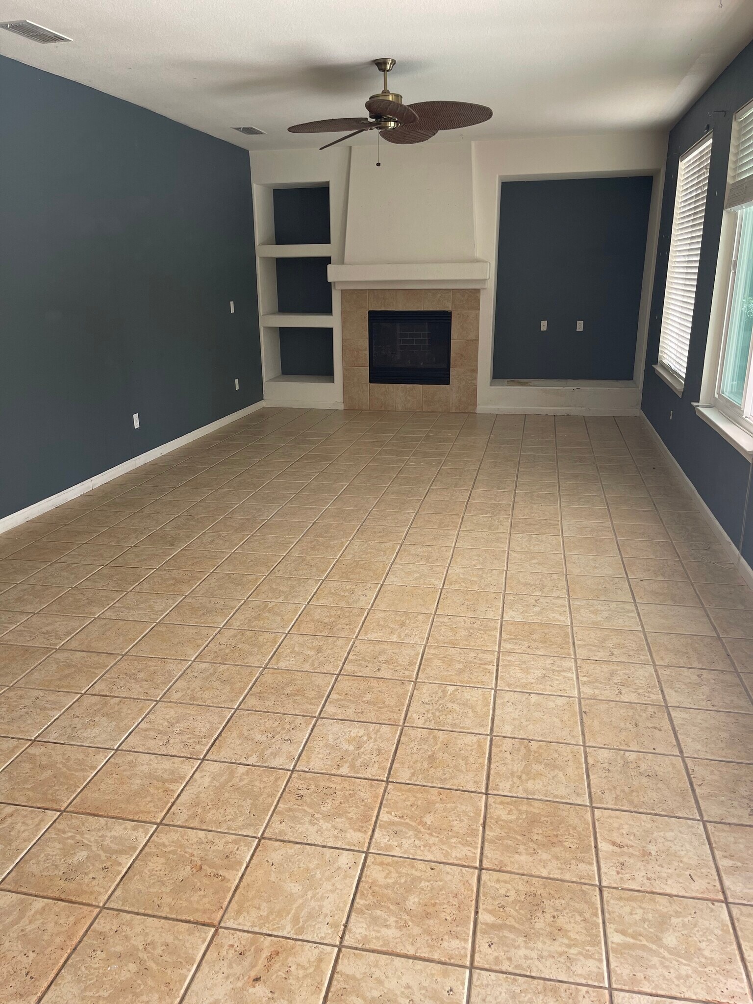 Building Photo - 2624 Yorkshire Dr