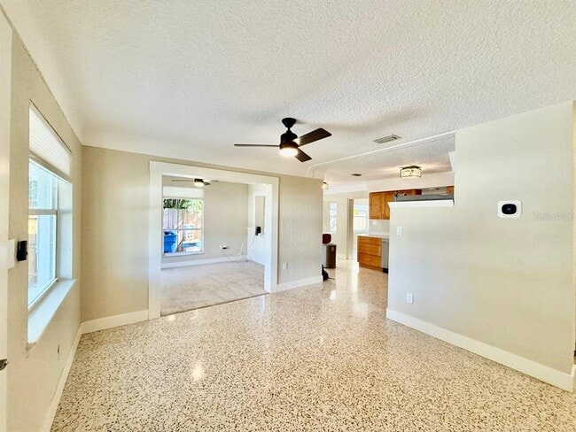 Building Photo - 2918 10th Ave N