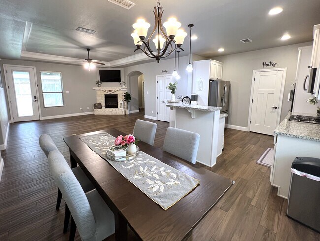 Building Photo - 14 Cornwall Dr