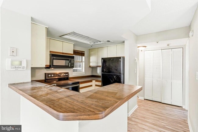 Building Photo - 10531 Beacon Ridge Dr