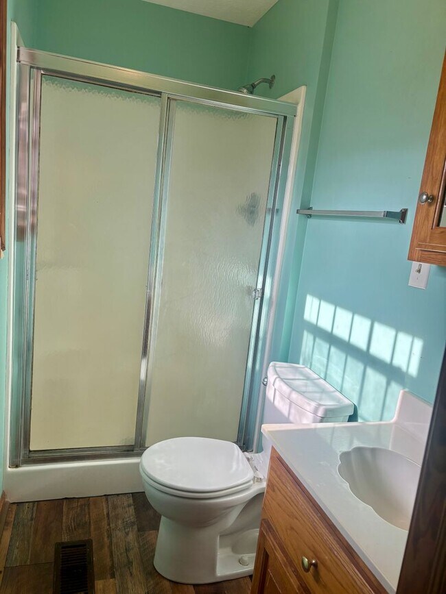 Building Photo - Deposit Special !