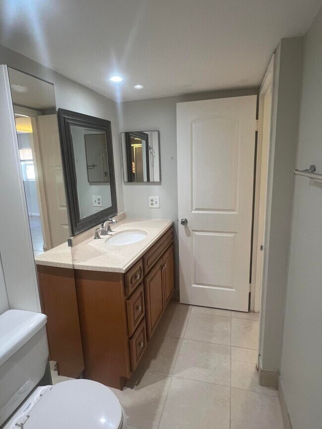 Building Photo - 632 Saxony Trail