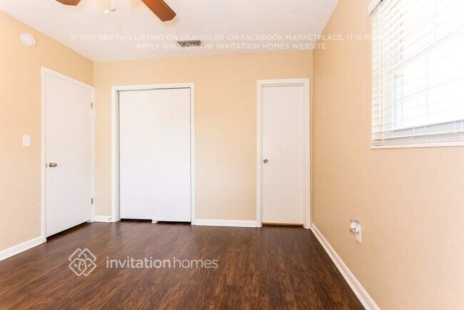 Building Photo - 618 15th Ave Dr E