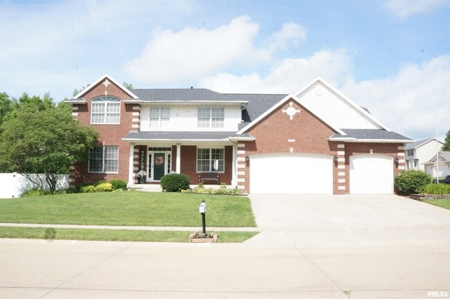 Primary Photo - 2810 Emerald Dr