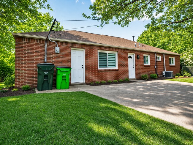 Building Photo - Charming Euclid Home in Quiet Residential Neighborhood