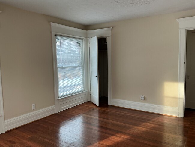 Building Photo - 30 Strathallen