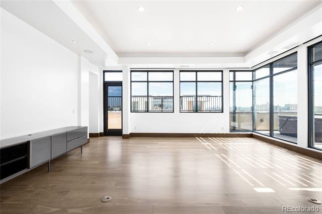 Building Photo - 1665 Central St