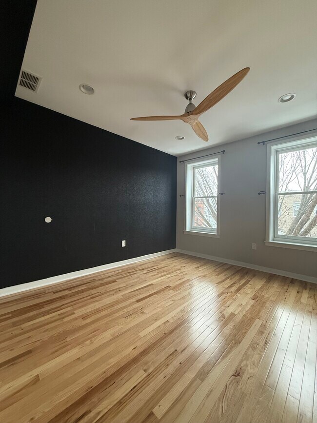 Building Photo - 149 N Potomac St