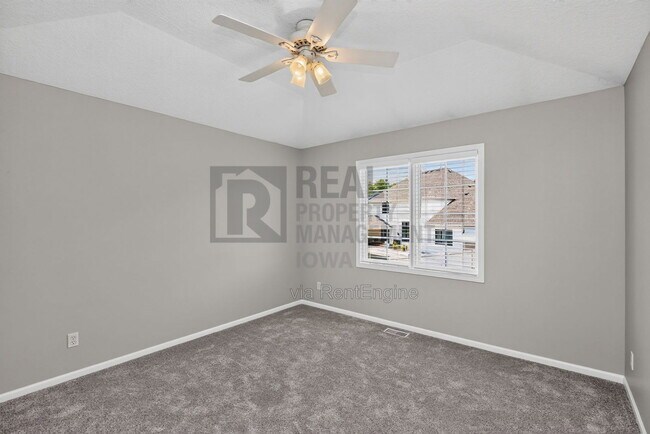 Building Photo - 2305 NE Hanover Ct