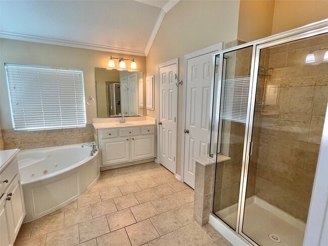 Building Photo - 11712 Summer Brook Ct