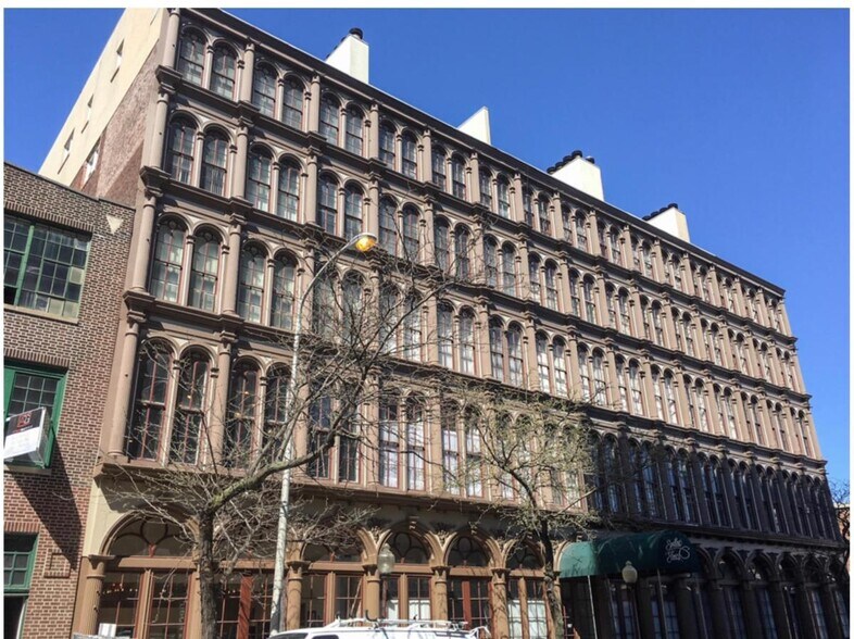 Building Photo - 107 Arch St
