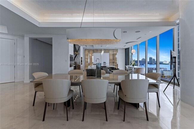 Building Photo - 17975 Collins Ave