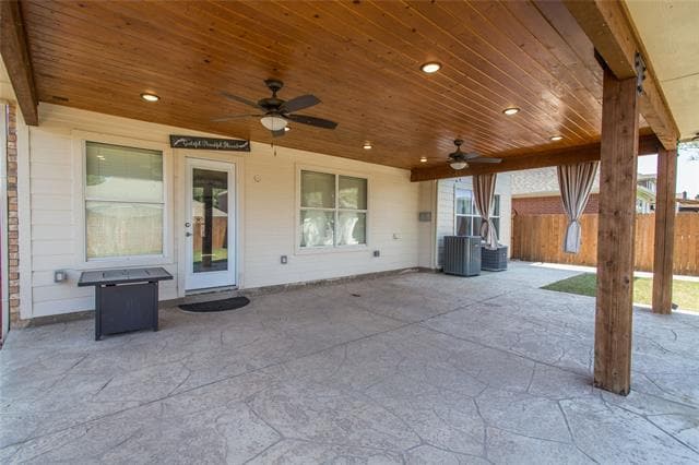 Building Photo - 8733 King Ranch Dr