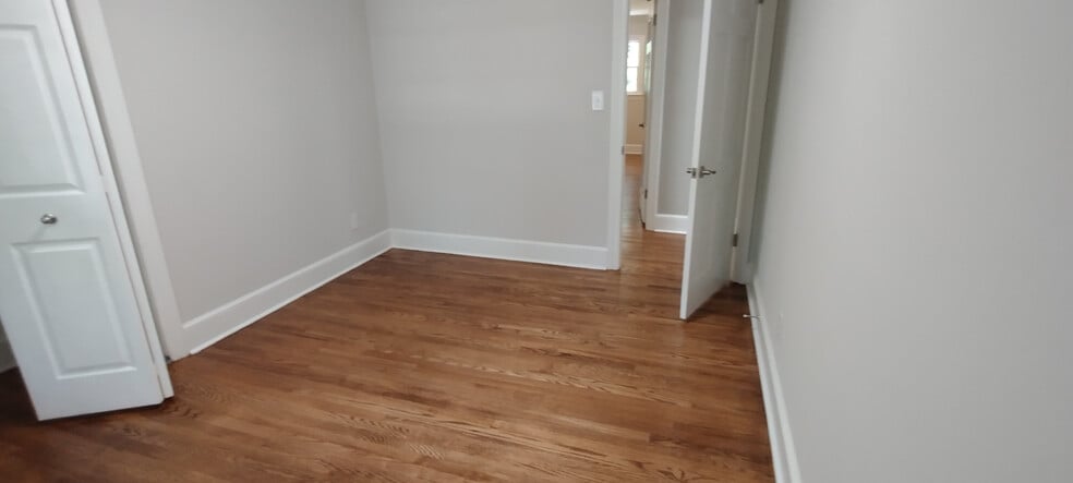 Building Photo - Room in House on Joyner Pl