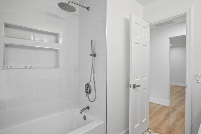 Building Photo - 12090 164th Ct N