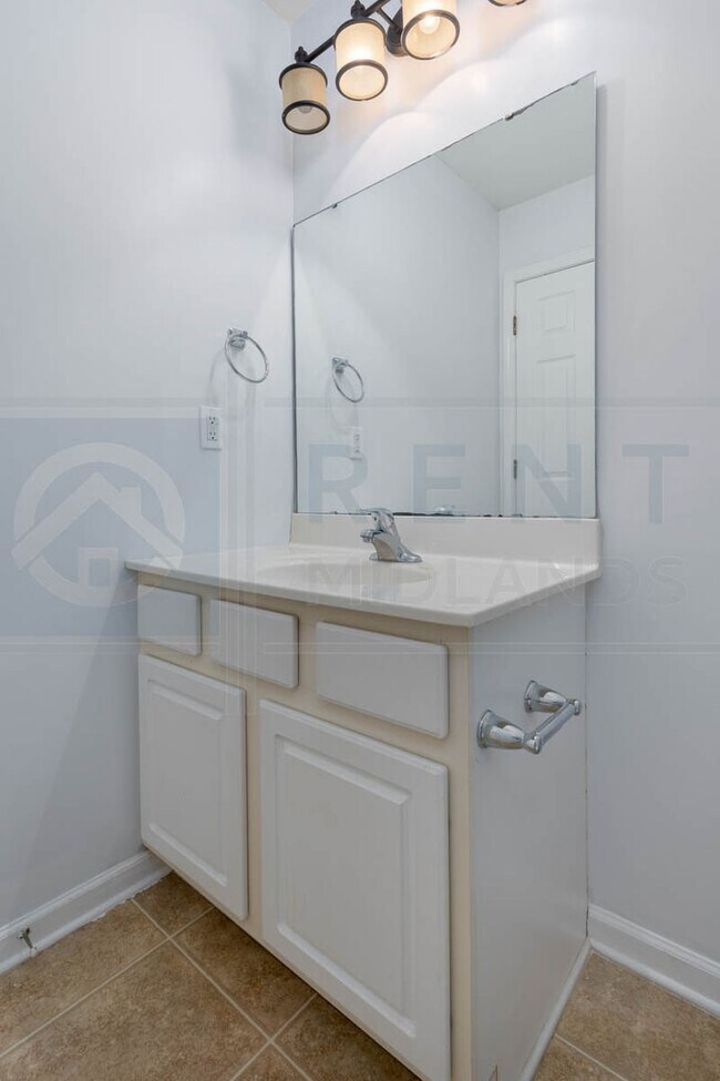 Building Photo - Available Now: Updated 3 Bedroom with Garage!