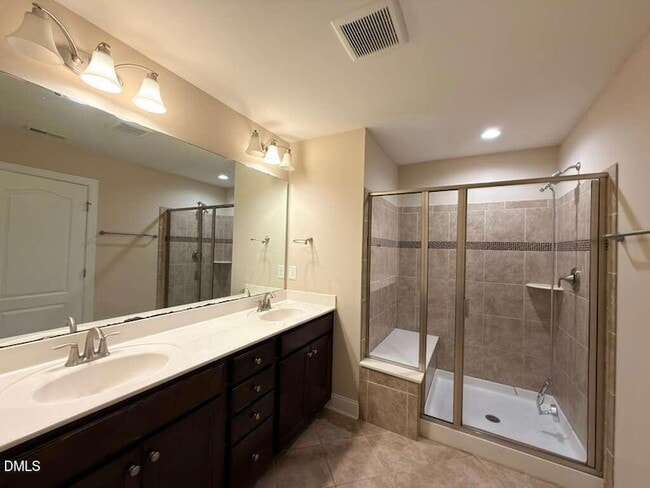 Building Photo - 305 Alamosa Pl